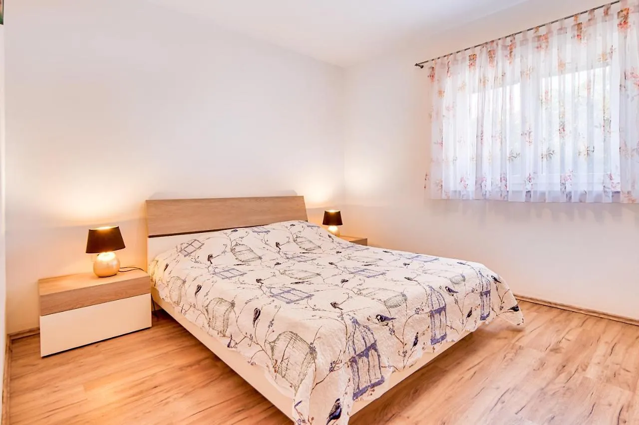 Apartments Lara Medulin