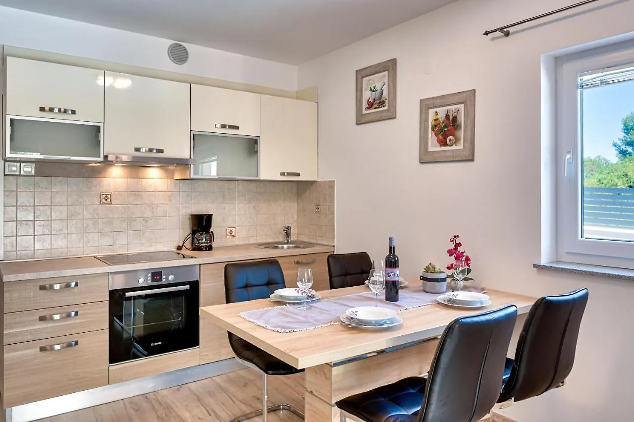 Apartments Lara Medulin 0*,  Kroatien
